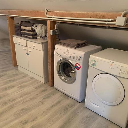 Deutsch-Wagram Holiday Home In Quiet Beautiful Area With Two Separate, Modern, Furnished Apartments מראה חיצוני תמונה