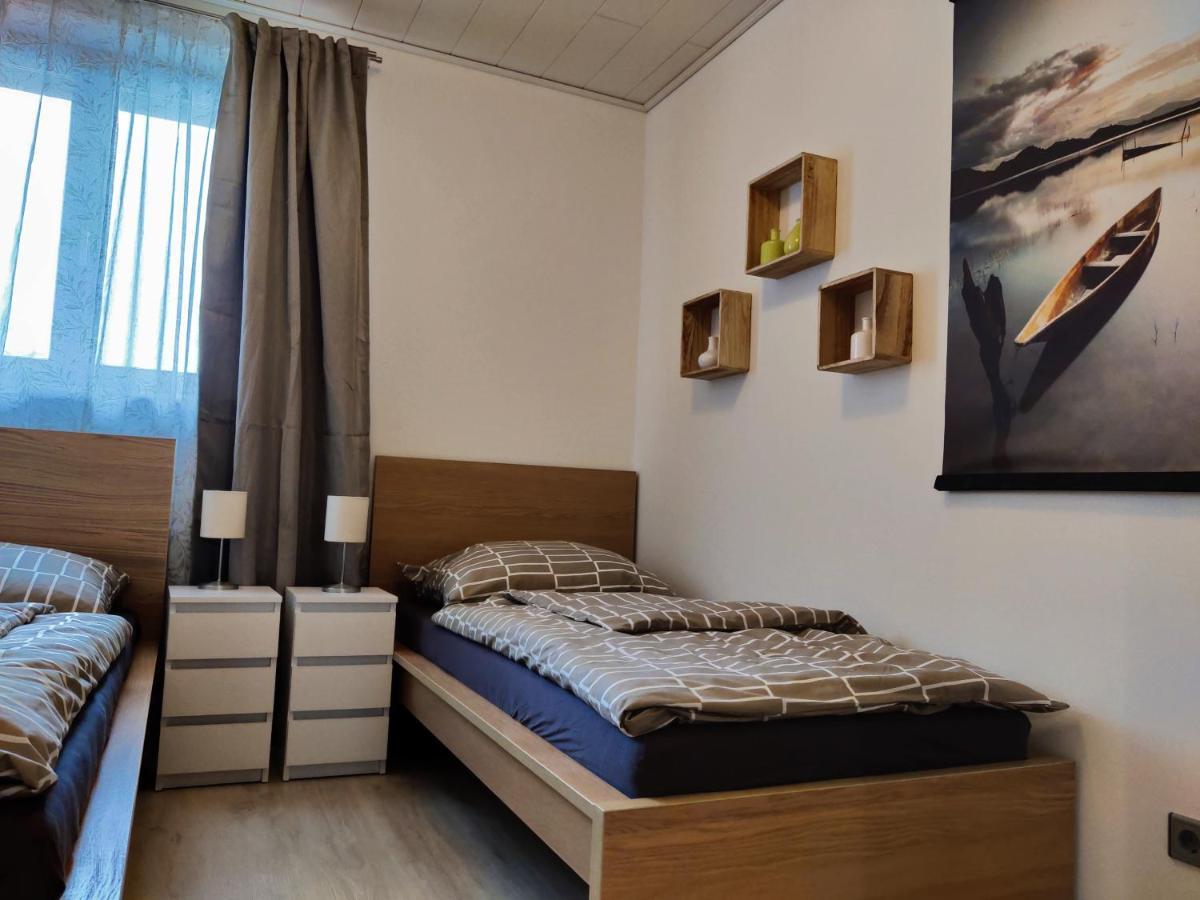 Deutsch-Wagram Holiday Home In Quiet Beautiful Area With Two Separate, Modern, Furnished Apartments מראה חיצוני תמונה